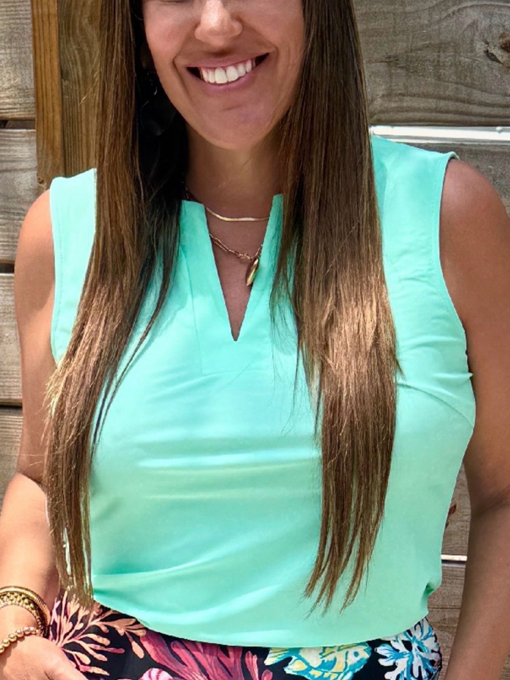 Sleeveless V-Neck Mint Women's Top